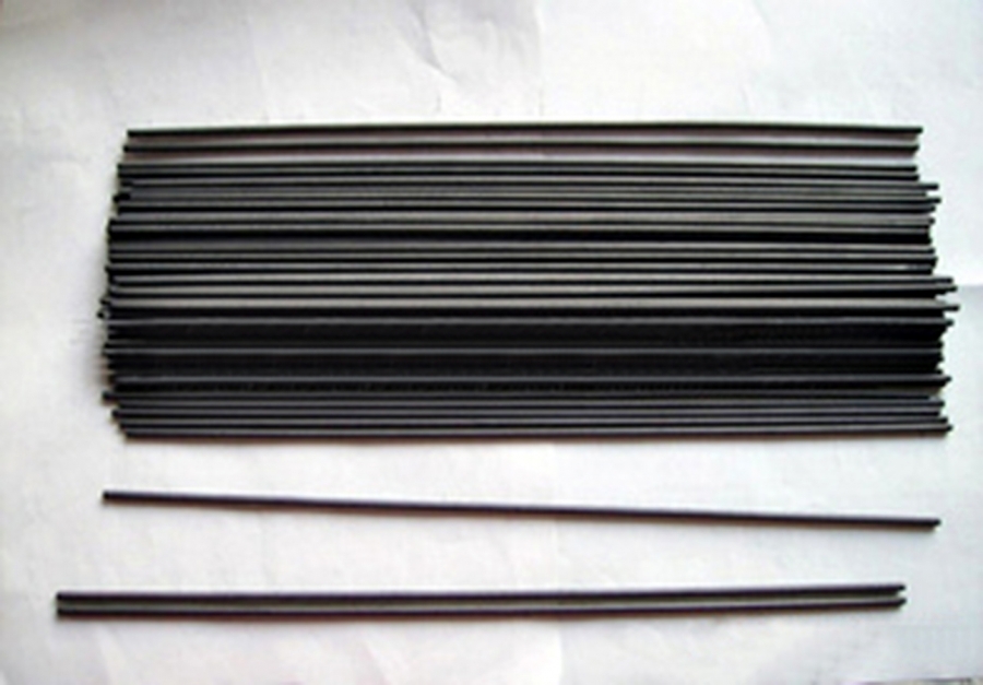 Small size graphite electrodes